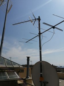 Installazione antenna UHF per la ricezione del segnale digitale terrestre ad Albaro - Genova